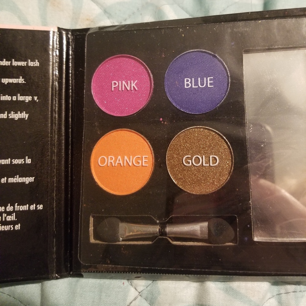 Eyeshadow Kit - Picture 2 of 5